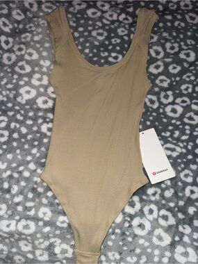 Lululemon LA scoop neck bodysuit Ribbed